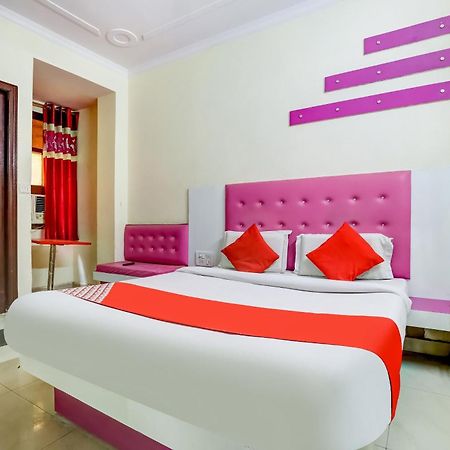 Hotel O Tushar Continental Нью-Дели Экстерьер фото