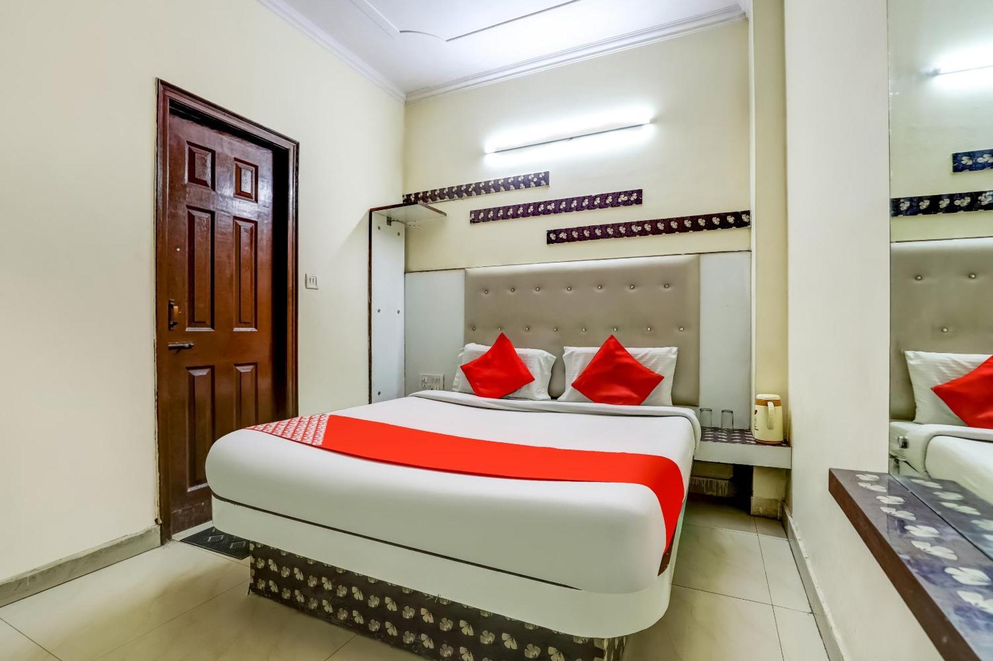Hotel O Tushar Continental Нью-Дели Экстерьер фото